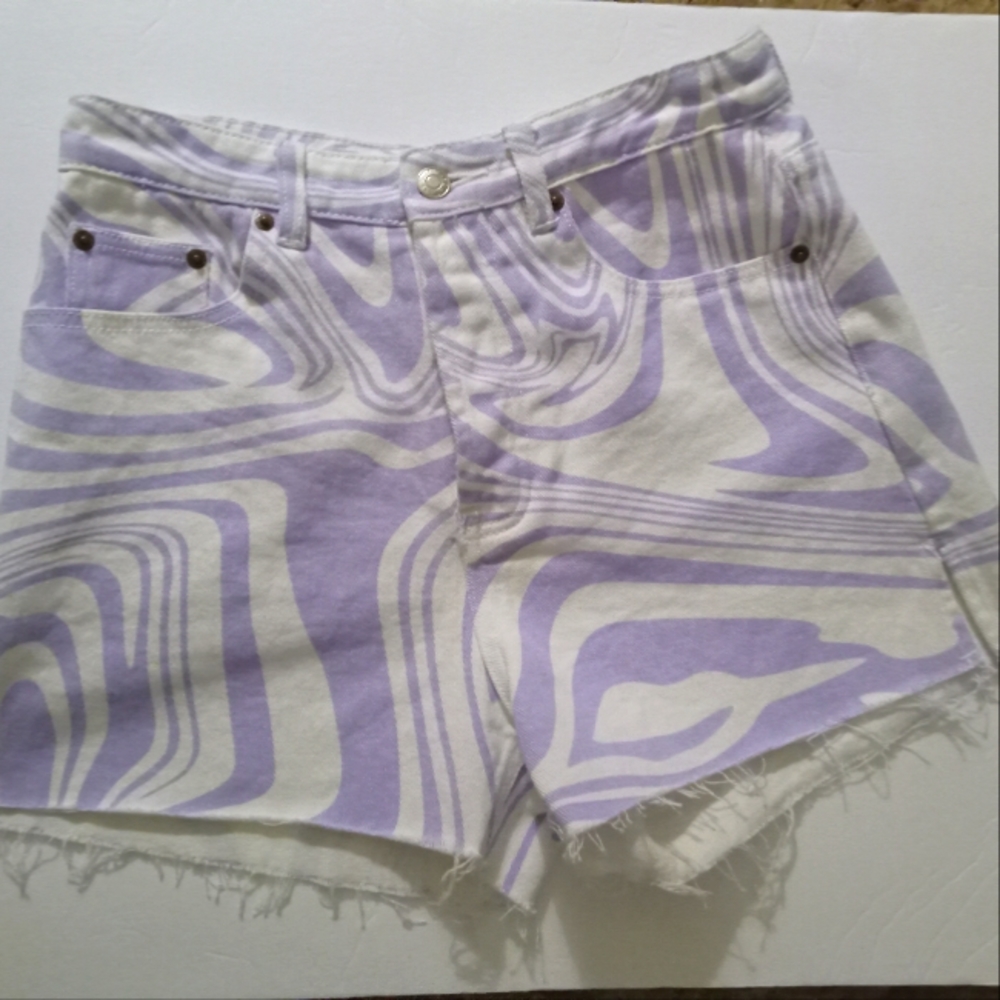 Signature8 Denim Shorts MEDIUM Cut-offs NWT lavender & white NECTAR CLOTHING CO.